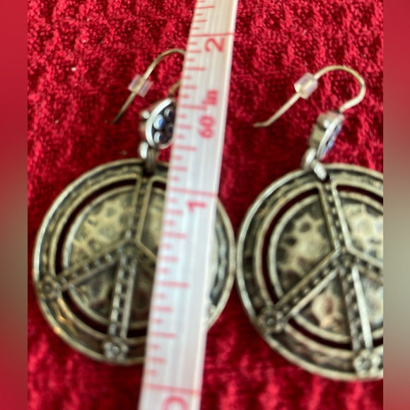EUC Gunmetal Tone Round Peace Symbol Dangle Earrings - Picture 4 of 4